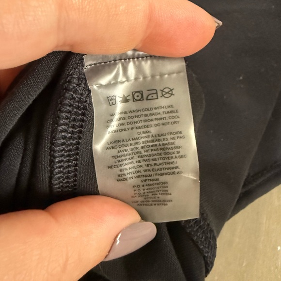 EUC Aritzia TnaLIFE™ Surge Athletic Romper - Picture 9 of 9
